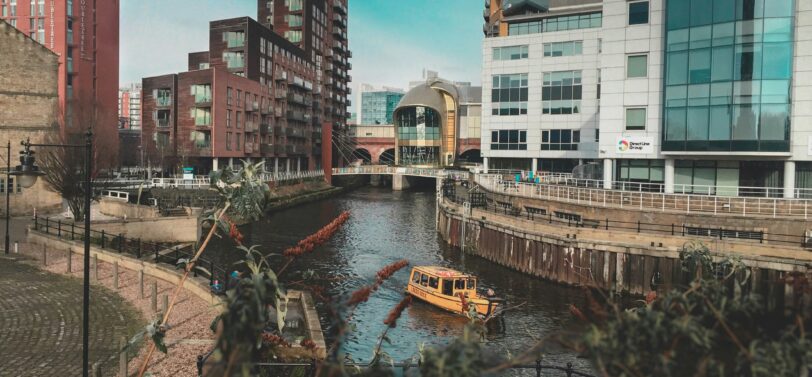 Leeds station and River Aire.